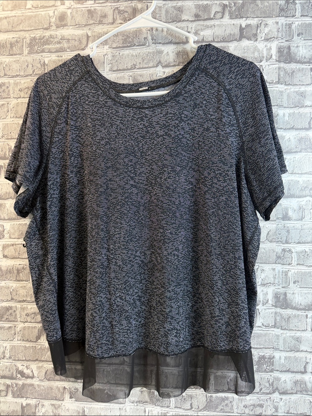 Women's Lululemon Black Heather Short Sleeve Top with Sheer Hem